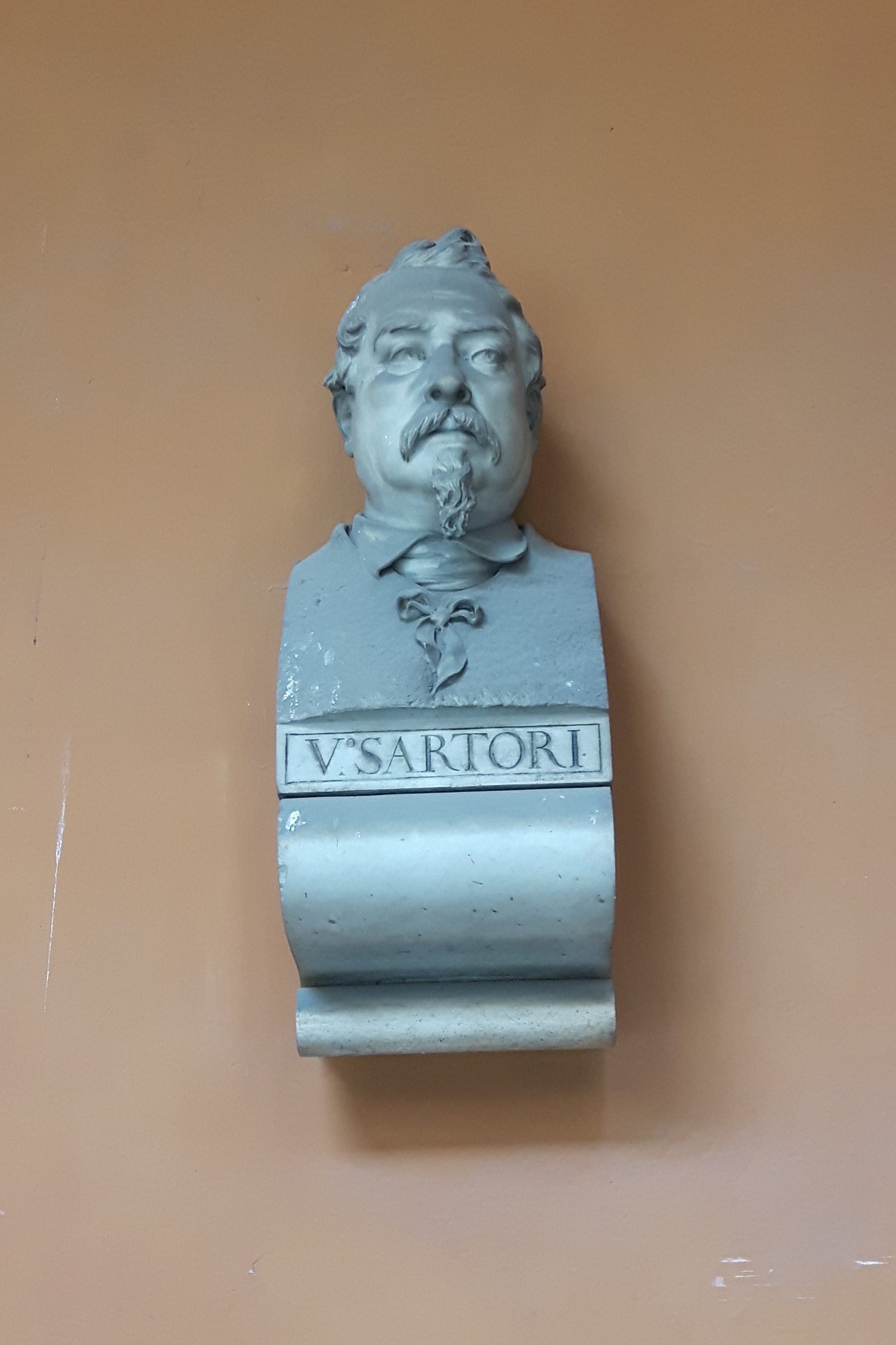 Vincenzo Sartori's bust, Ospedale di Santo Spirito, Rome (1).jpg